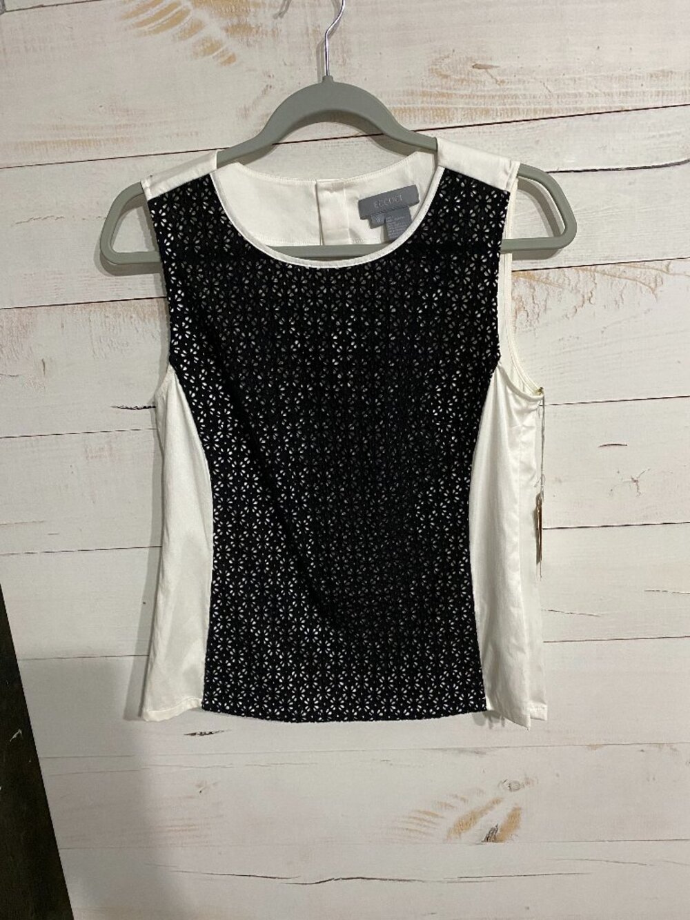 NWT Eccoci Black Eyelet Lace Overlay Sleeveless Blouse White Top Size 6